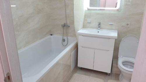 Solomjanskyj Apartment | Apartment Kiev Studio with city view