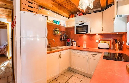 Saint-Veran Apartment | Apartment 'L'Alpazen' with Mountain View, Balcony and Wi-Fi