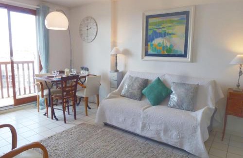 Trouville-sur-Mer Apartment | Apartment l'Amiral by Interhome
