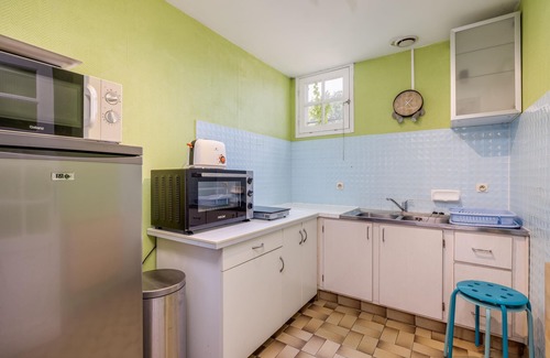 Parentis-en-Born House | 'Apartment La Chênaie Parentis' close to the Sea with Shared Pool & A/C