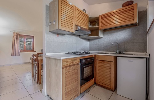 Ansedonia Apartment | Apartment 'La Capannuccia B' with Shared Garden, Wi-Fi and Air Conditioning