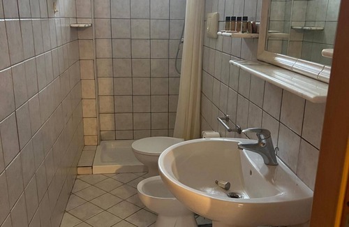 Calimera Apartment | Apartment 'La Quiete - Veranda Piccola 4' with Shared Pool, Wi-Fi and Air Conditioning