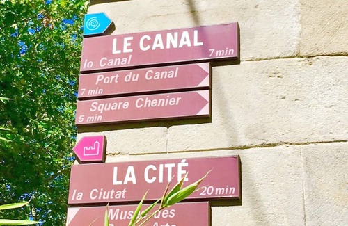 Bastide Saint-Louis Apartment | Apartment 'La Suite Barbes' with Shared Garden, Balcony and Wi-Fi