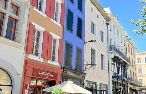 Bastide Saint-Louis Apartment | Apartment 'La Suite Barbes' with Shared Garden, Balcony and Wi-Fi