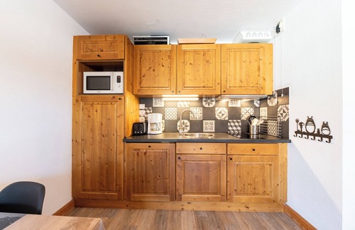Les Saisies Apartment | Apartment 'Lapon H10' with Mountain View and Balcony