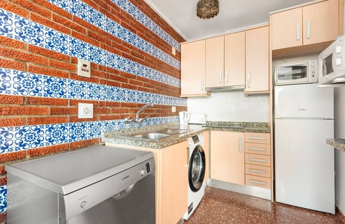 Torre del Mar Apartment | Apartment 'Las Gaviotas 141' with Shared Pool, Wi-Fi and Air Conditioning