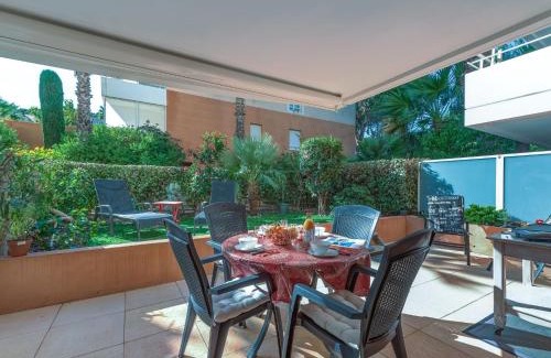 Cavaliere Apartment | Apartment Le Domaine de la Baie-3 by Interhome
