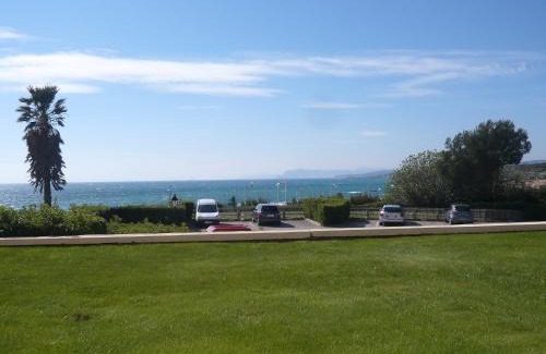 Six-Fours-les-Plages Apartment | Apartment Le Grand Large by Interhome