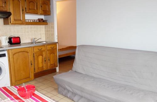 Six-Fours-les-Plages Apartment | Apartment Le Grand Large by Interhome