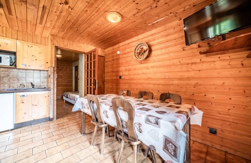 Chatel Apartment | Apartment 'Le Groomy - 5 Pers' with Mountain View, Balcony and Wi-Fi