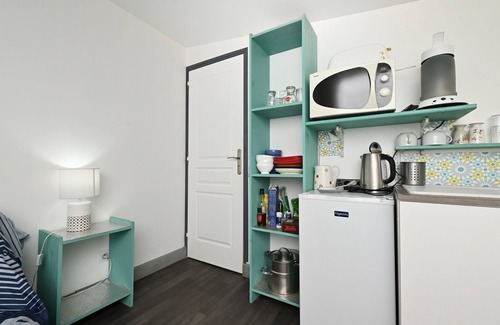 Chein-Dessus Apartment | Apartment 'Les Chambres Du Ruisseau' with Mountain View, Shared Terrace and Wi-Fi