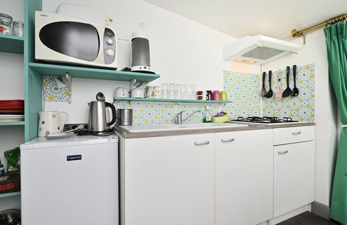 Chein-Dessus Apartment | Apartment 'Les Chambres Du Ruisseau' with Mountain View, Shared Terrace and Wi-Fi