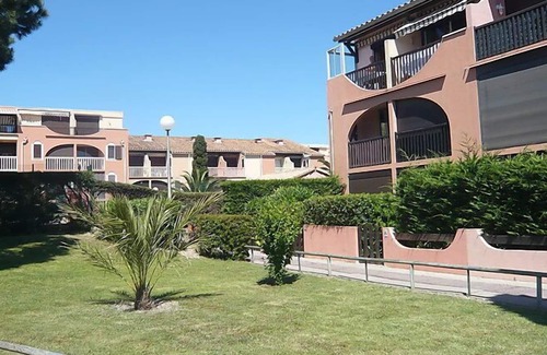 Les Arenes Apartment | Apartment Les Coraux in Canet-Plage - 4 persons, 1 bedrooms