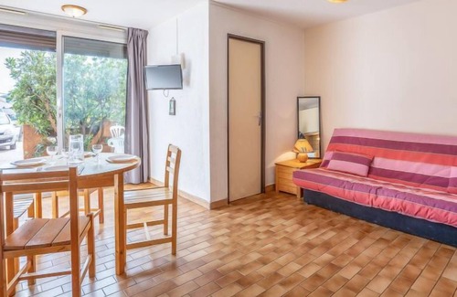 Les Arenes Apartment | Apartment Les Coraux in Canet-Plage - 4 persons, 1 bedrooms