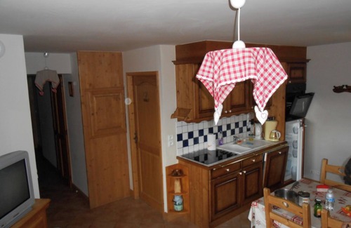 Bisanne 1500 Apartment | Apartment 'Les Alpages' with Mountain View, Balcony and Wi-Fi