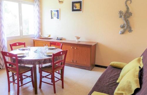 Narbonne-Plage Apartment | Apartment Les Lauriers roses by Interhome