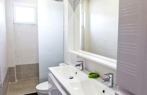 Narbonne-Plage Apartment | Apartment Les Lauriers roses by Interhome
