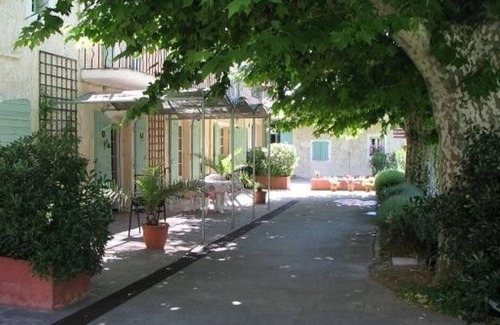 Orgon Apartment | Apartment 'Les lavandes' - Tastefully Restored Provencal Farmhouse
