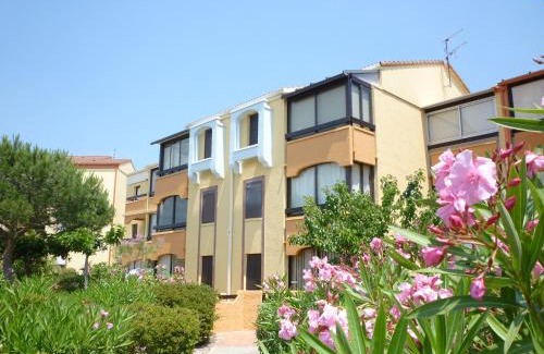 Saint-Cyprien Plage Apartment | Apartment Les Mas de La Mer-6 by Interhome