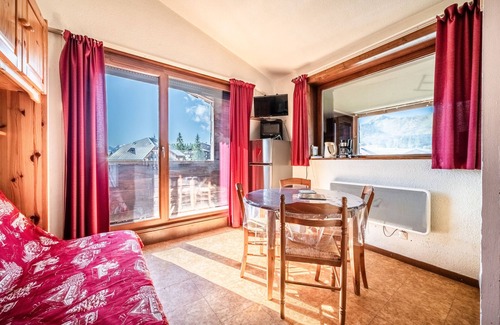 Le Praz de Lys Apartment | Apartment 'Les Pralyssimes - 35 M²' with Mountain View and Balcony