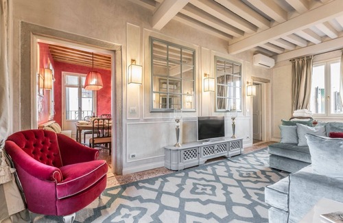 Dorsoduro Villa | Apartment Lia - Four Bedroom Villa, Sleeps 8