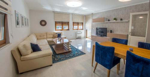 Mostar Old Town Apartment | Apartment Light De Luxe - with Old Bridge view