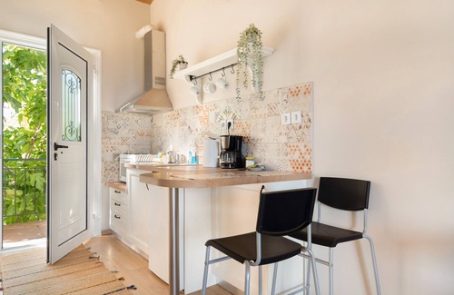 Fternon Apartment | Apartment 'Little Fox' with Sea View, Wi-Fi and Air Conditioning