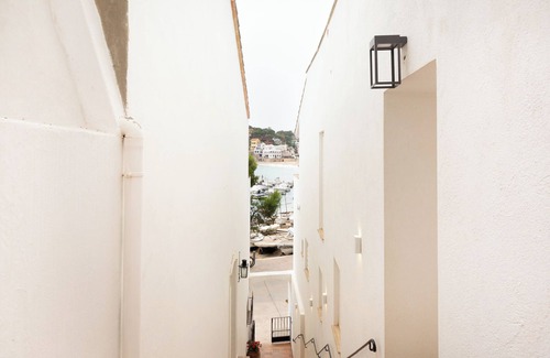 Llafranc Apartment | Apartment 'Llafranch Sea' with Sea View, Private Terrace and Wi-Fi