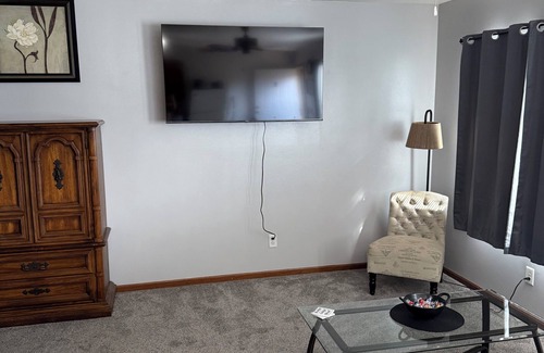 Cedar Rapids - Iowa City Apartment | Apartment located in downtown Cedar Rapids above a family owned tattoo shop