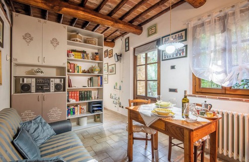 lsola d'Arbia Apartment | Apartment 'Loft Antico Mulino' with Private Garden, Wi-Fi and Air Conditioning