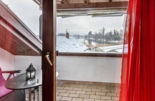 Ohningen Apartment | Apartment 'Lucia' with Lake View, Balcony and Wi-Fi