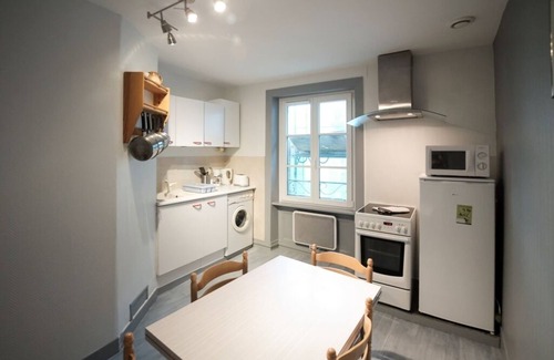 Intra Muros Apartment | APARTMENT LUMINOUS INTRA -MUROS IN 4 EME FLOOR, VERY CALM, 5MNS OF THE BEACH.