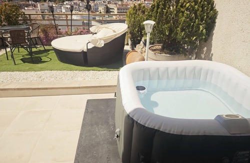 Tossa de Mar Apartment | Apartment Luna Tossa De Mar 5mins walking to the beach with sea and big terrace