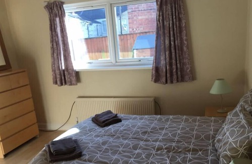 Wallasey Apartment | Apartment-Luxury-Ensuite bathroom with shower-Street view-Ground Floor Apart...