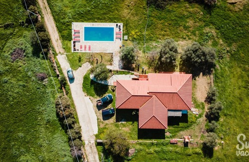 Budoni Apartment | Apartment 'Malamuri 5 Sun Vacanze' with Sea View, Shared Pool and Shared Garden