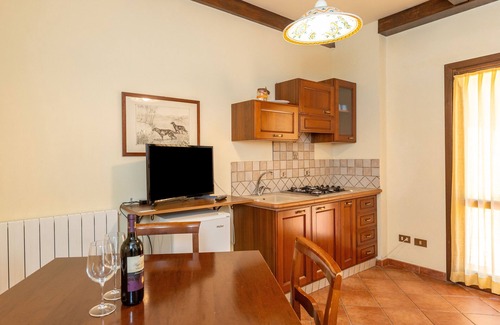 Livorno Apartment | Apartment 'Malva' with Shared Pool, Wi-Fi and Air Conditioning