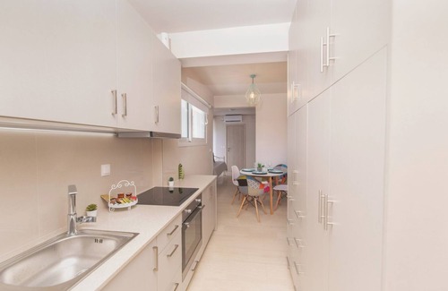 Kalamata Apartment | Apartment 'Mantisses Studio' with Shared Terrace, Wi-Fi and Air Conditioning
