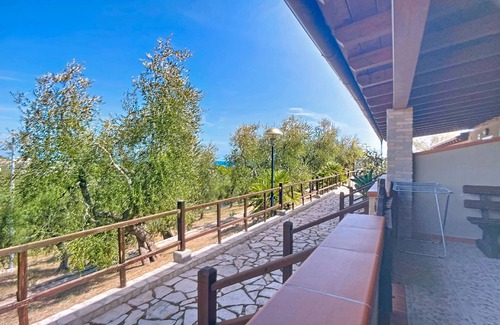 Chiesiola Apartment | Apartment 'Mapa - Girasole' with Sea View, Wi-Fi and Air Conditioning