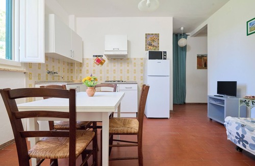 Piombino Apartment | Apartment 'Mare Etrusco 5' with Shared Garden and Wi-Fi