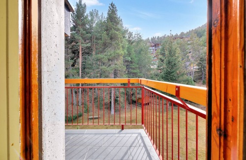 Alp Apartment | Apartment 'Masella' with Mountain View, Shared Garden