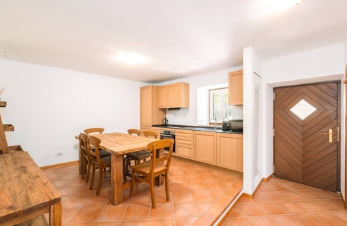 Laives Apartment | Apartment 'Maso Renner Quadrilocale Torre' with Mountain View, Shared Garden and Wi-Fi