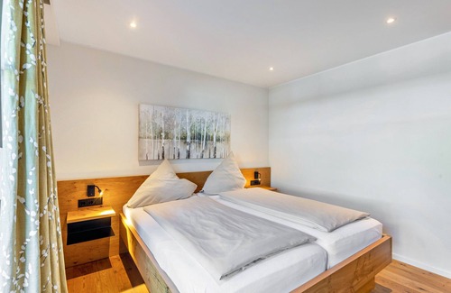 Schmallenberg House | Apartment 'Mit Terrasse' with Private Terrace, Shared Garden and Wi-Fi