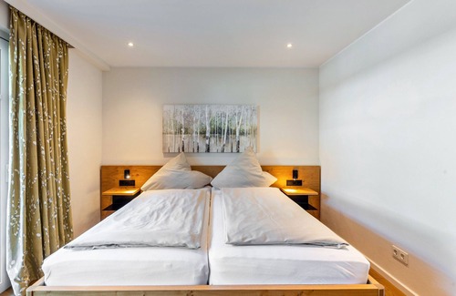 Schmallenberg House | Apartment 'Mit Terrasse' with Private Terrace, Shared Garden and Wi-Fi