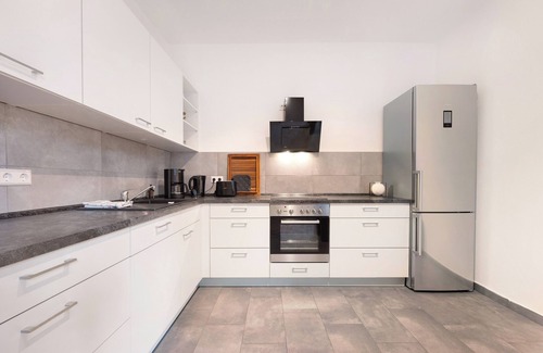 Vahrenwald-List Apartment | Apartment 'Moderne Businesswohnung In Toplage' with Wi-Fi