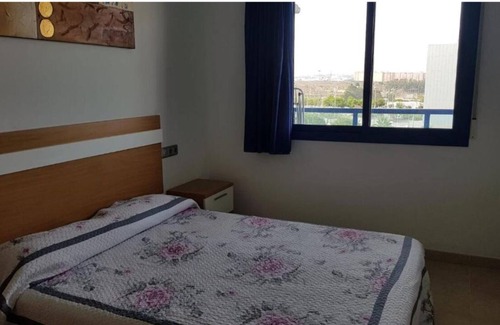 Alicante Apartment | Apartment 'Mountains and Ocean View' with Sea View, Wi-Fi and Air Conditioning