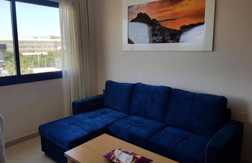 Alicante Apartment | Apartment 'Mountains and Ocean View' with Sea View, Wi-Fi and Air Conditioning