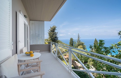 Agios Nikitas House | Apartment 'Myrto Homes Agios Nikitas Lefkada 2' with Sea View, Wi-Fi and Air Conditioning
