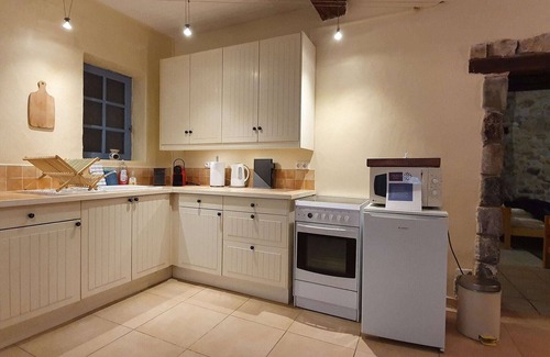 Bize-Minervois House | Apartment near the river in Bize-Minervois