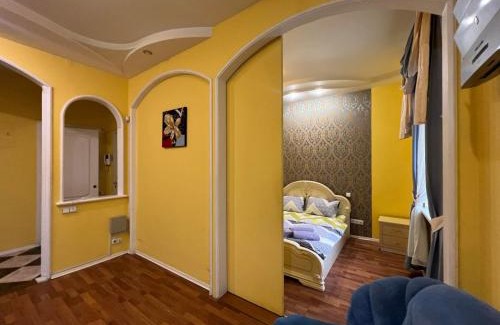 Dniprovs'kyi District Apartment | Apartment near Gulliver