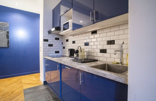 Quartier des Grandes-Carrieres Apartment | Apartment near Montmartre